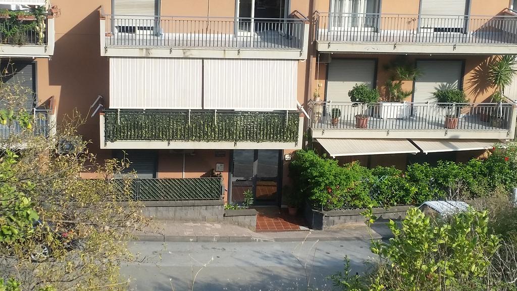 Baia Giardini Apartments Exterior foto
